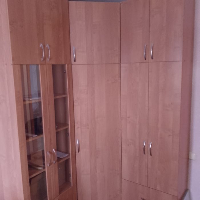 Продам шкафы и прихожку