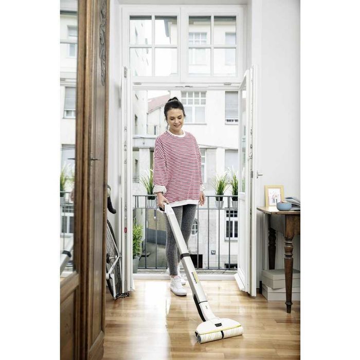Karcher EWM 2 1.056-310.0, autonomie 60 mp, 360 ml rezervor apa curata