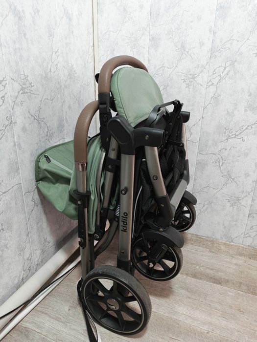 Прогулочная коляска kidillo