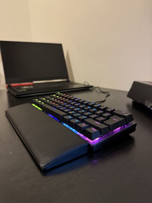 Tastatura mecanica blue switch (noua)