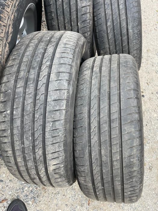 Vând 4 anvelope vara 225 55 17
