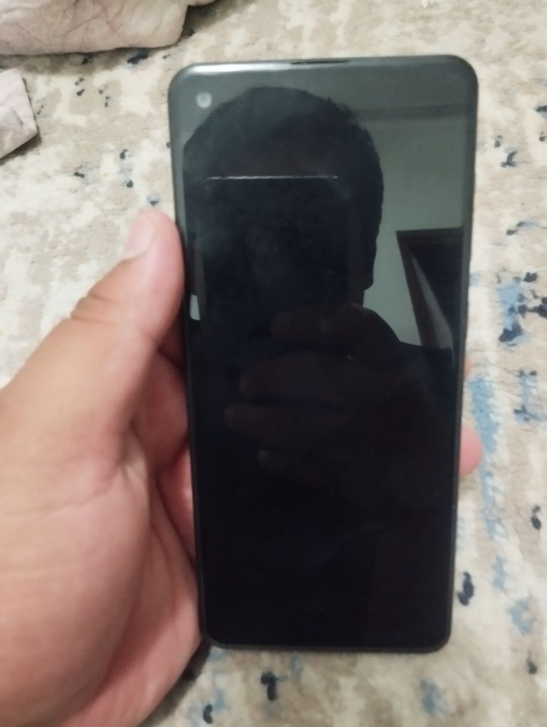 A 21S sotiladi srochni 400 4/32 gb