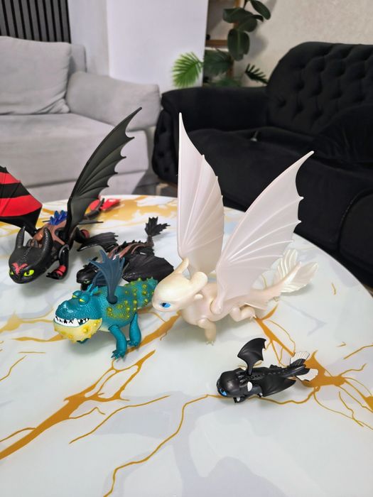 Vând ,cei mai iubiți dragoni.