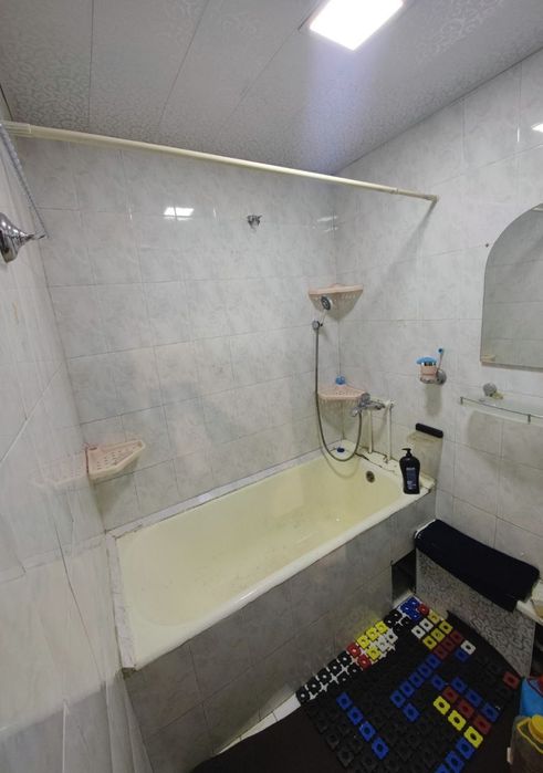 Юнусабад 11 квартал. Продается квартира 2/2/9