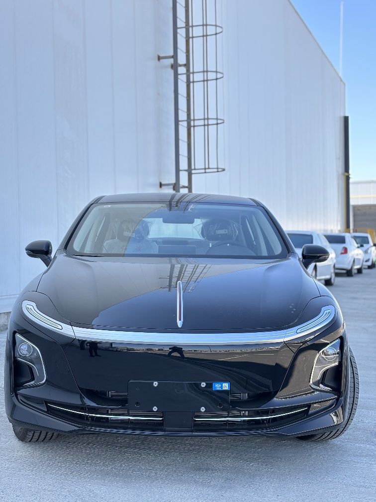 Hongqi eqm5 qora