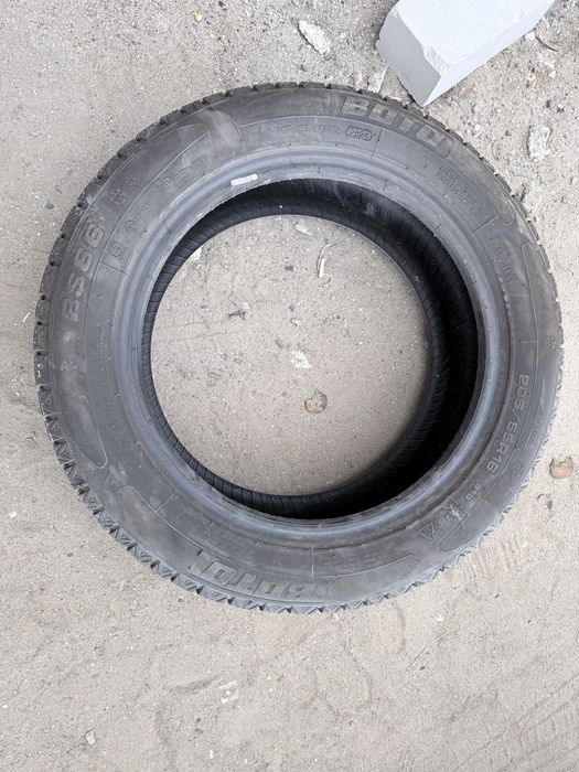 Шины 205/60R16 в хорошем состоянии