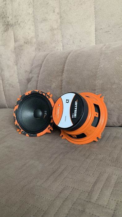 Продам динамики в Автомобиль