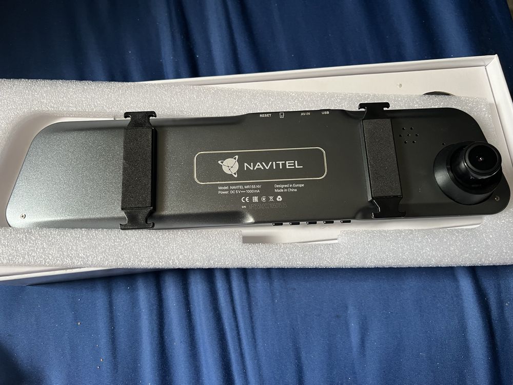 Видеорегистратор огледало navitel mr155nv със задна камера