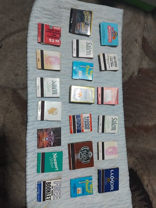 Colecție cutii chjbrituri