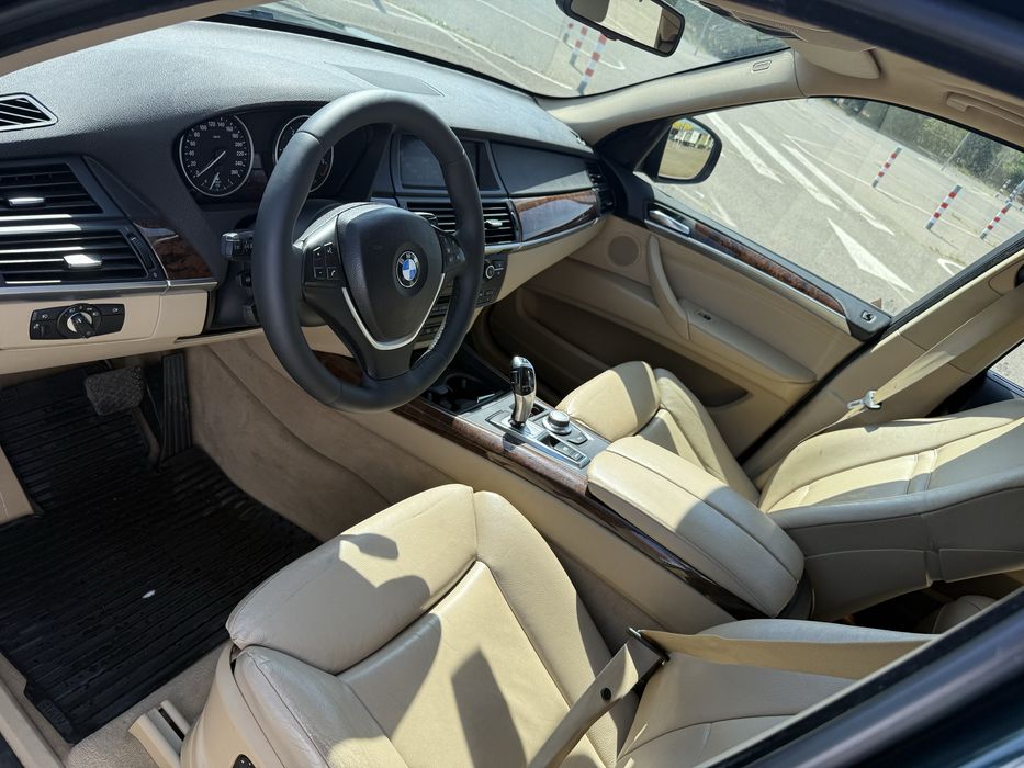 Autoturism BMX X5 2008.