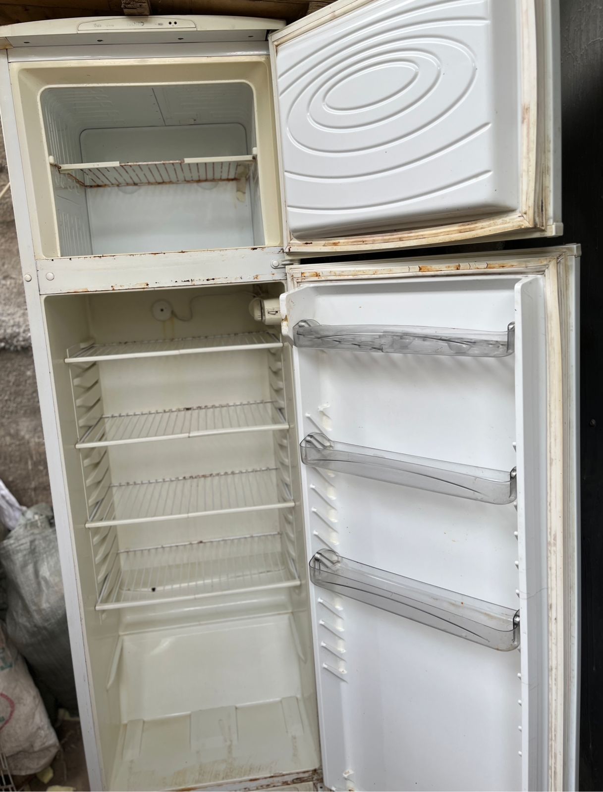 Продам холодильник
