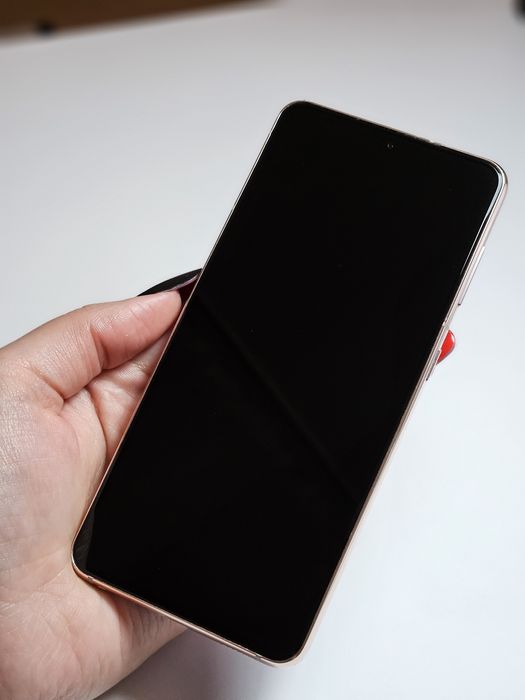 Samsung Galaxy S21 – 128GB – Stare foarte bună