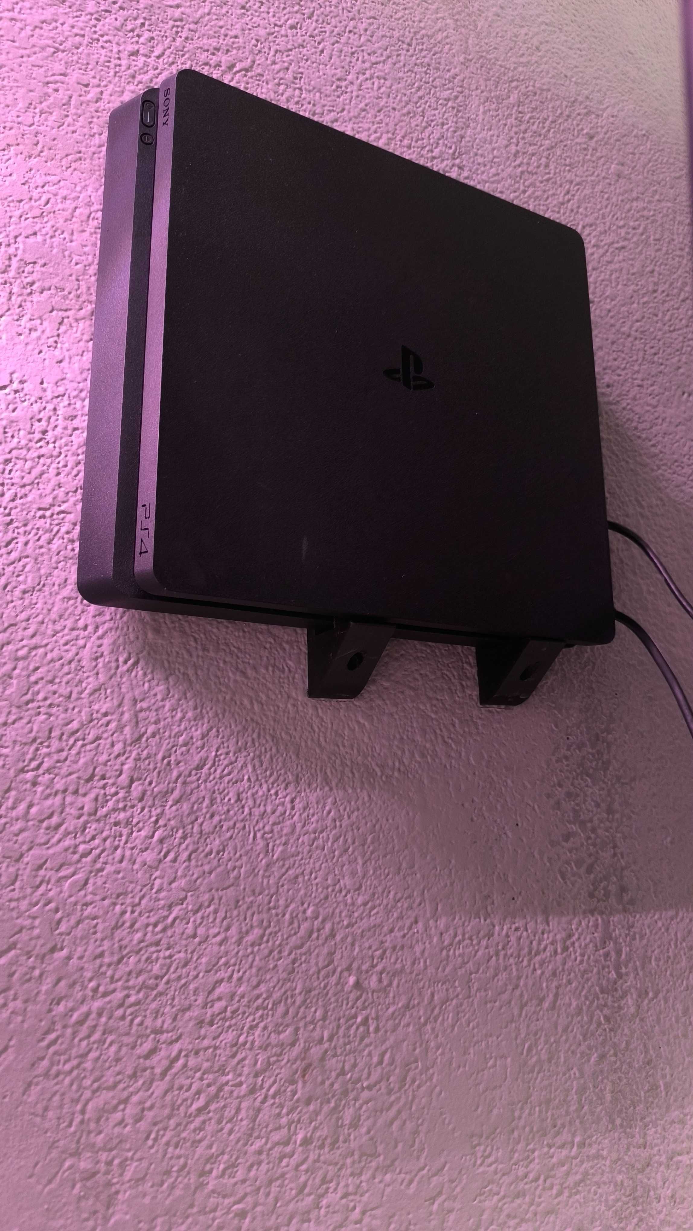 Play station 4 slim 1 TB