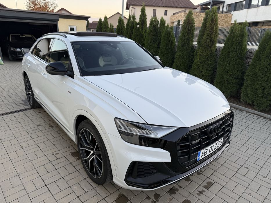 Audi Q8 S-line diesel-hibrid 2020 impecabil. TVA inclus si deductibil