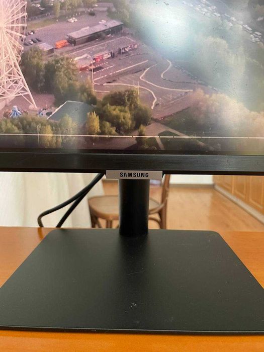 Монитор Samsung  32" Smart M7