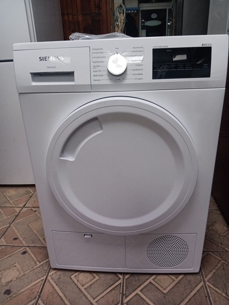 Чисто нова сушилня с термопомпа Siemens IQ 300 24 месеца гаранция!