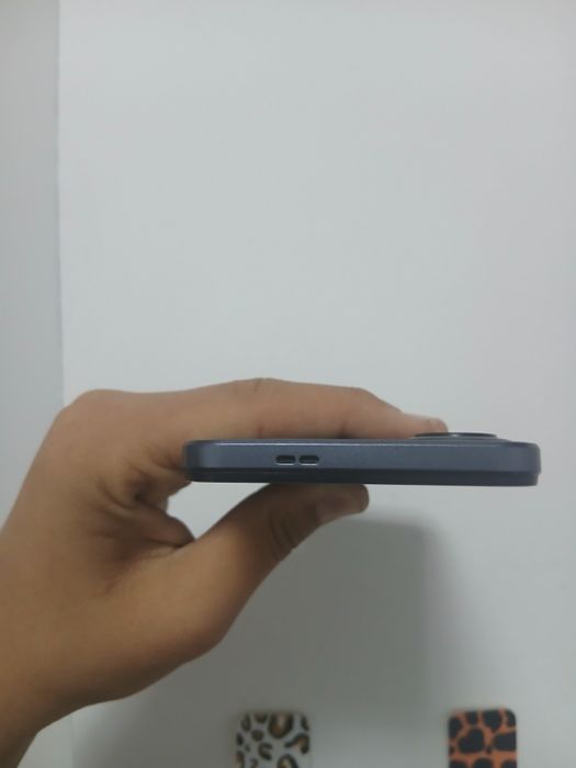 Meizu 20  telli aybi yoq , ideal.Podarkaga olingan . Bez karobka .