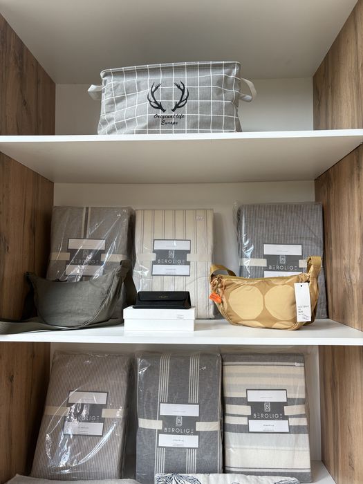 Сдам полки в аренду в действующем бутике