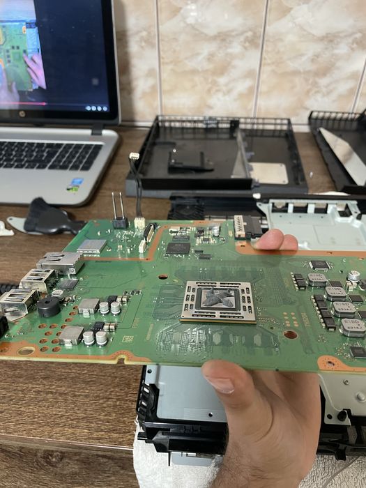 Ofer servicii mentenanta consola Playstation 4