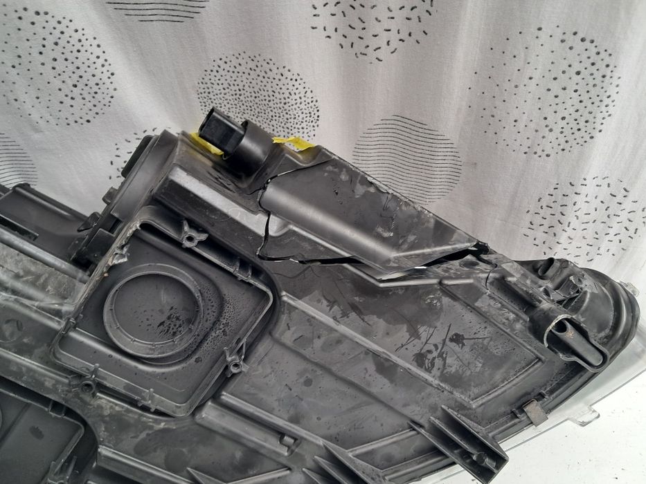 Фар Seat Alhambra