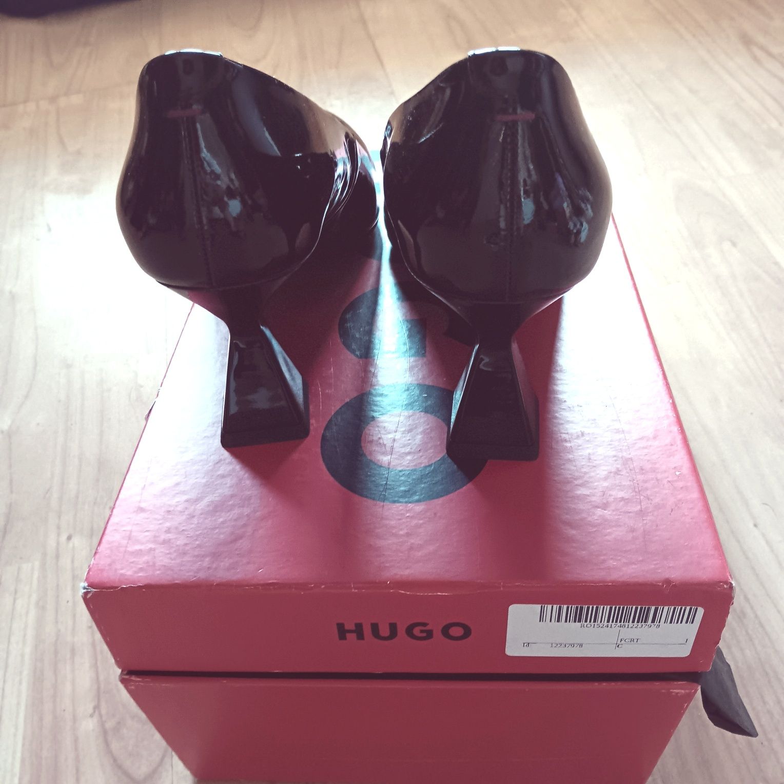 Дамски обувки Hugo
