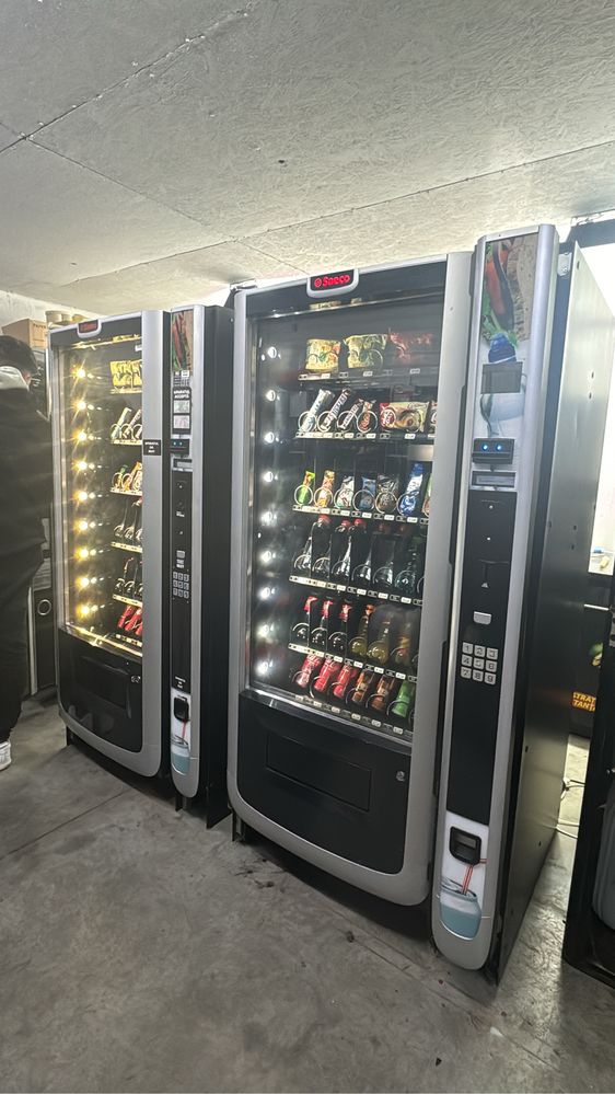 Vand 2 automate snak perfect functionale revizonate cu sistem plata