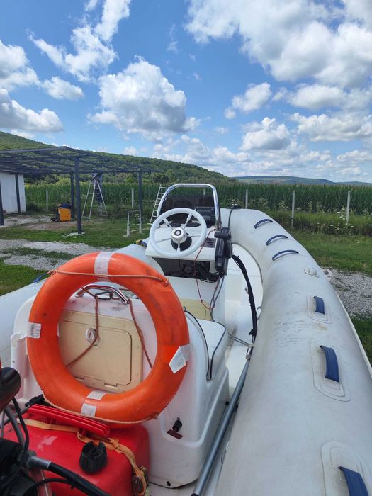 Barca Mercury 420 Ocean Runner Cu  Motor Mercury 40hp EFI 4 Timpi