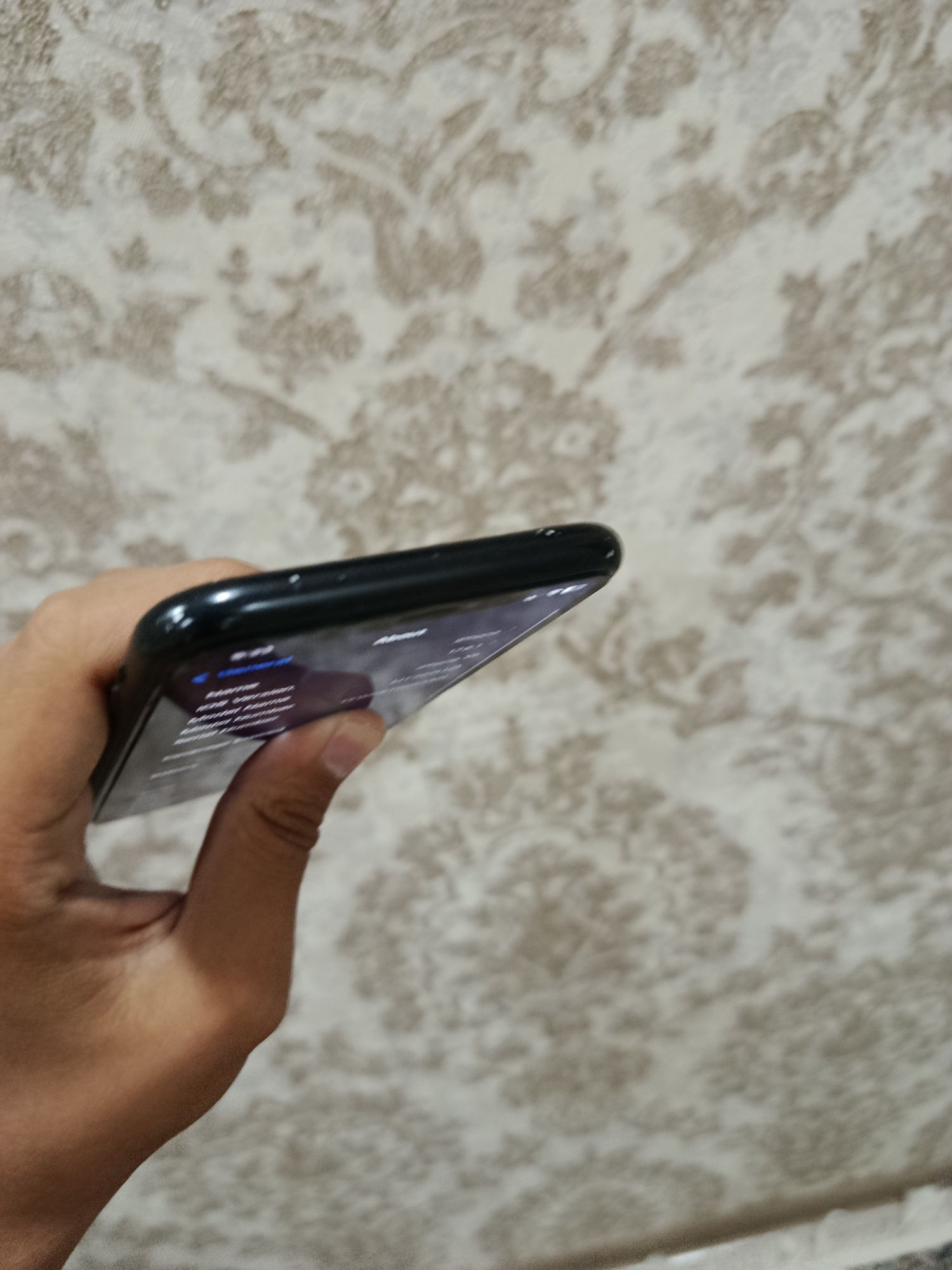 Iphone XR sotiladi LLA 64gb