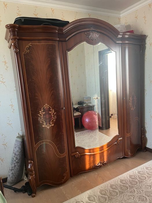 Продам спальный гарнитур