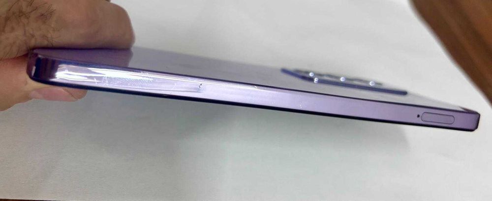 Oppo A80 5g 256 gb/8+4 gb ram culoare deosebita