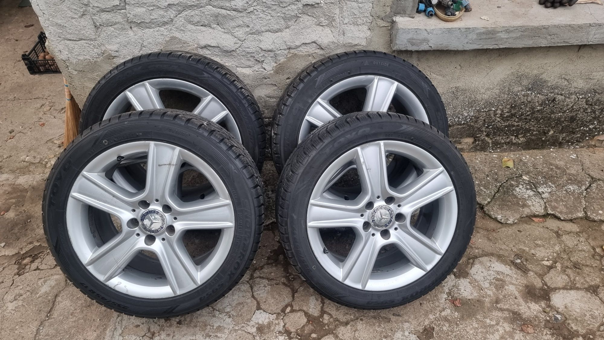 Зимни гуми TOYO 225/45/17 с 17" джанти за  Мерцедес Mercedes