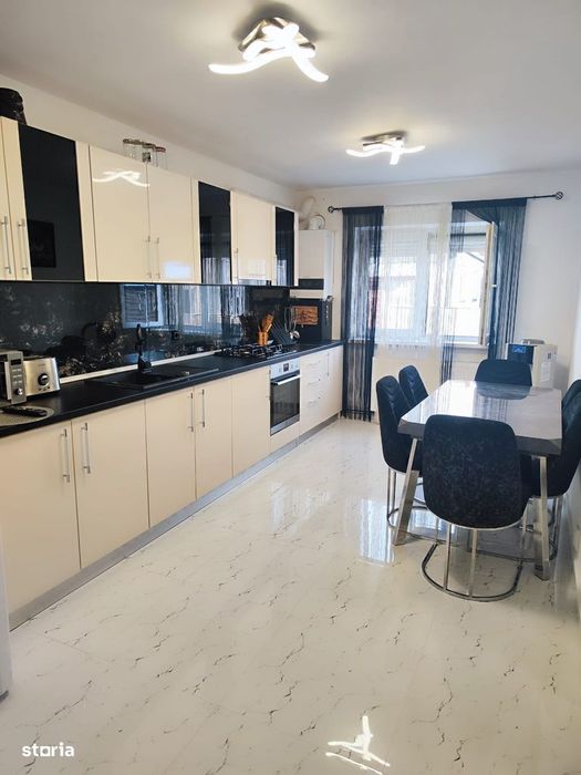 Apartament 2 camere, spatios, decomandat, zona C Strand