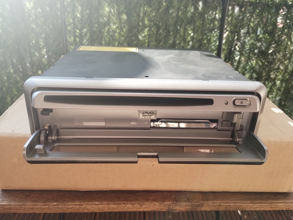 Авто навигация Pioneer AVIC-800DVD