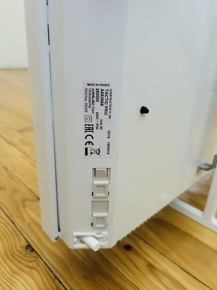 2бр. конвектор Airelec Tactic Pro[2000W и 2500W]с електронен термостат