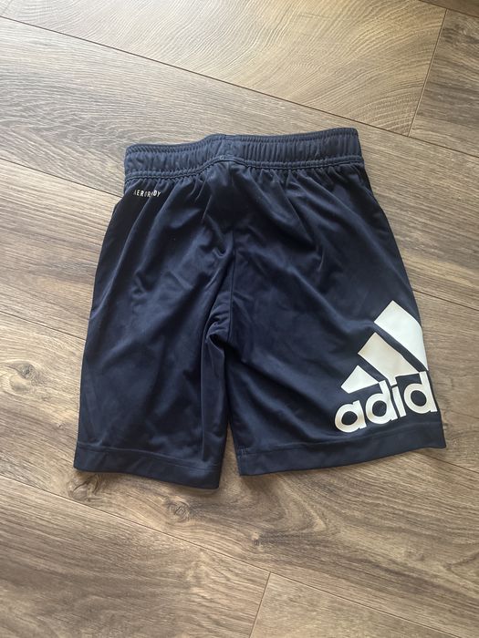 Adidas Pantaloni scurti   baieti 7-8 y