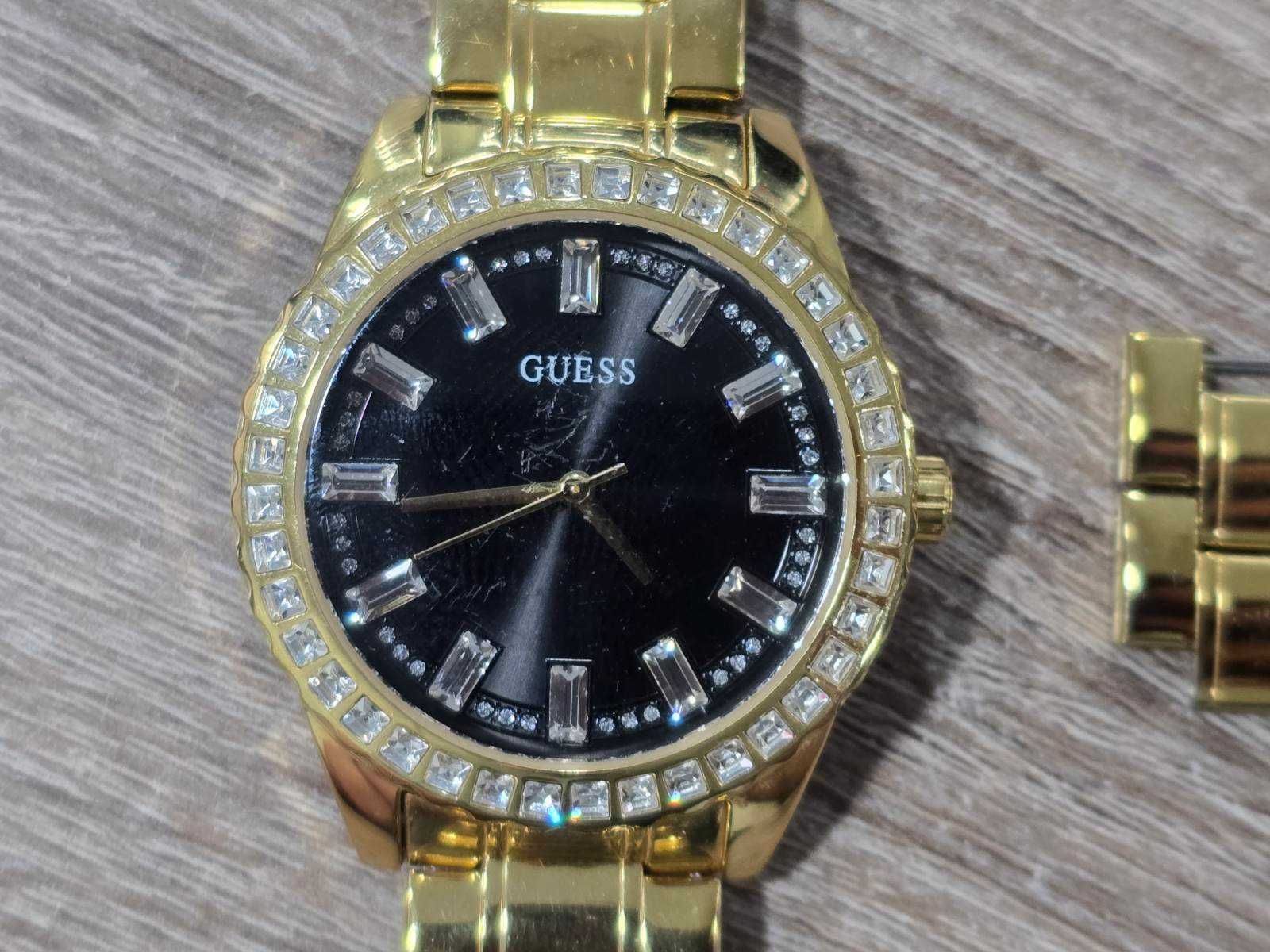 Часовник Guess GW0111L2