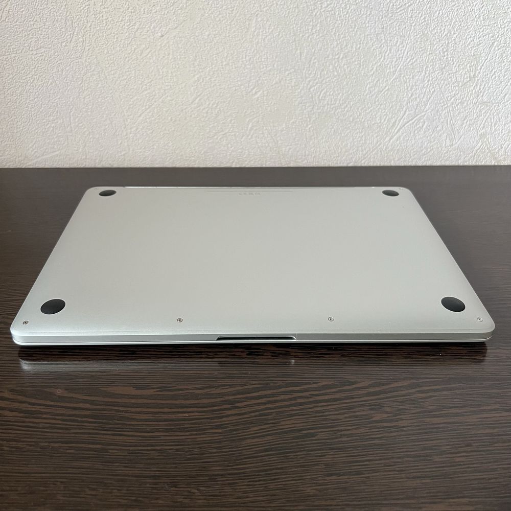 MacBook Pro M1 16/256 в идеальном состоянии