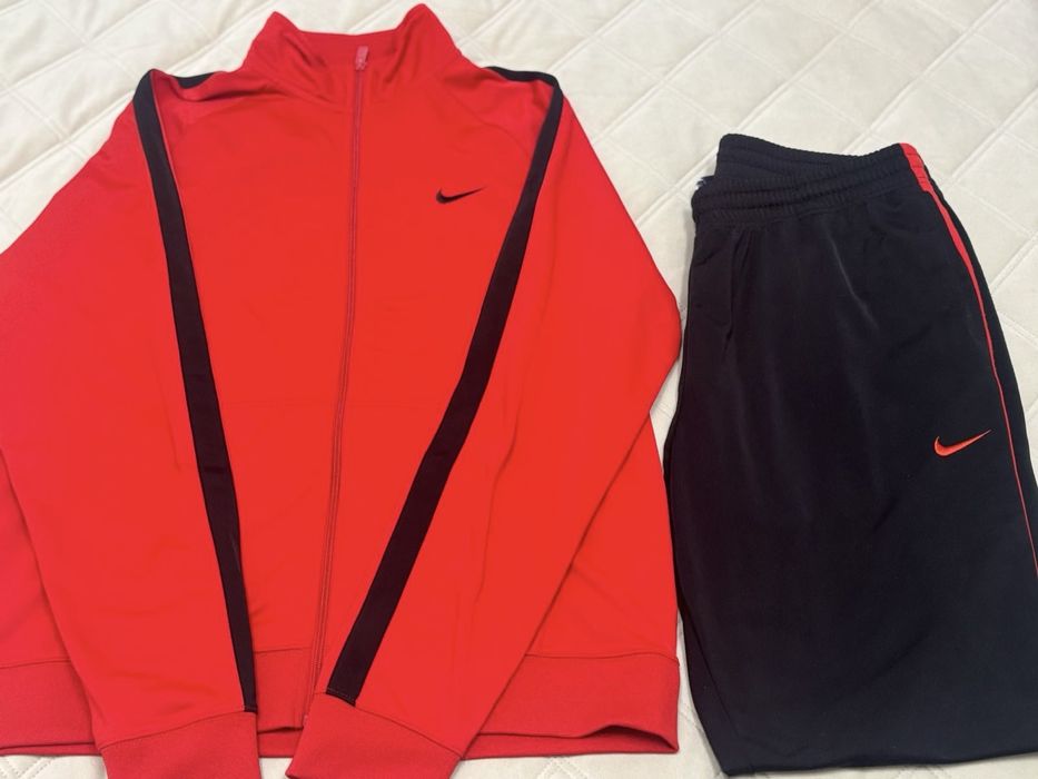 Спортивный мужской костюм