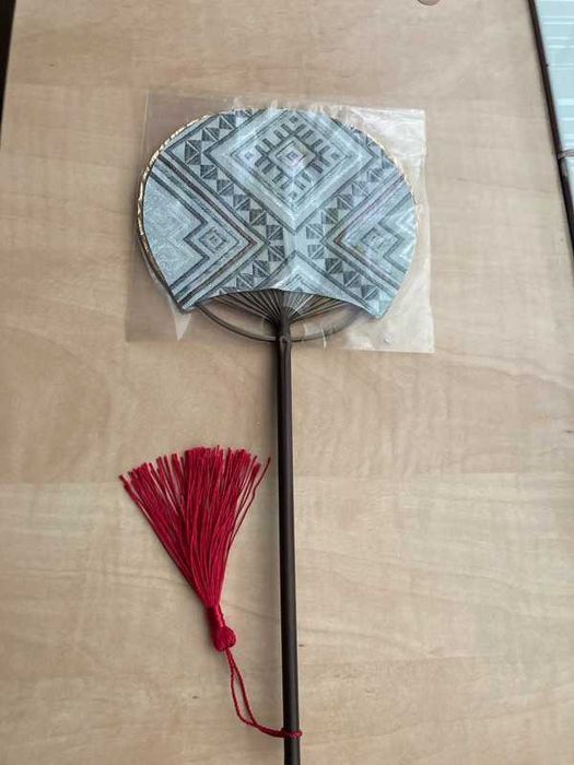 Evantai cu fir de mătase
Nou fără etichetă