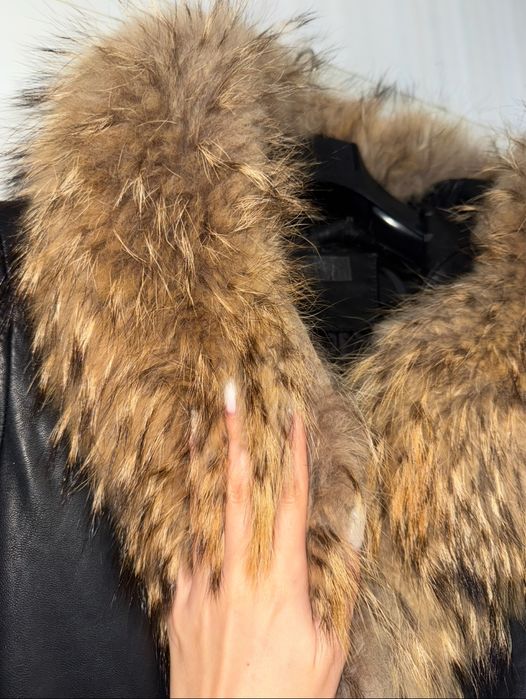 Geaca din piele cu blana detasabila