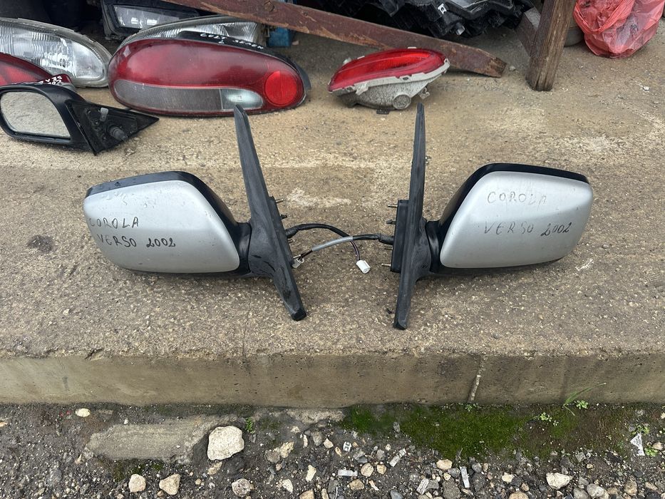Огледало/Огледала за Тойота Корола Версо 2001-2004г.
