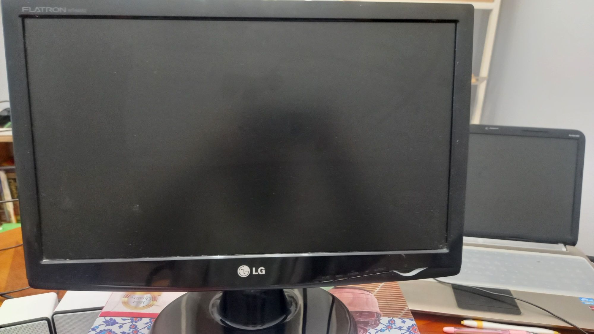 Продаются два монитора LG