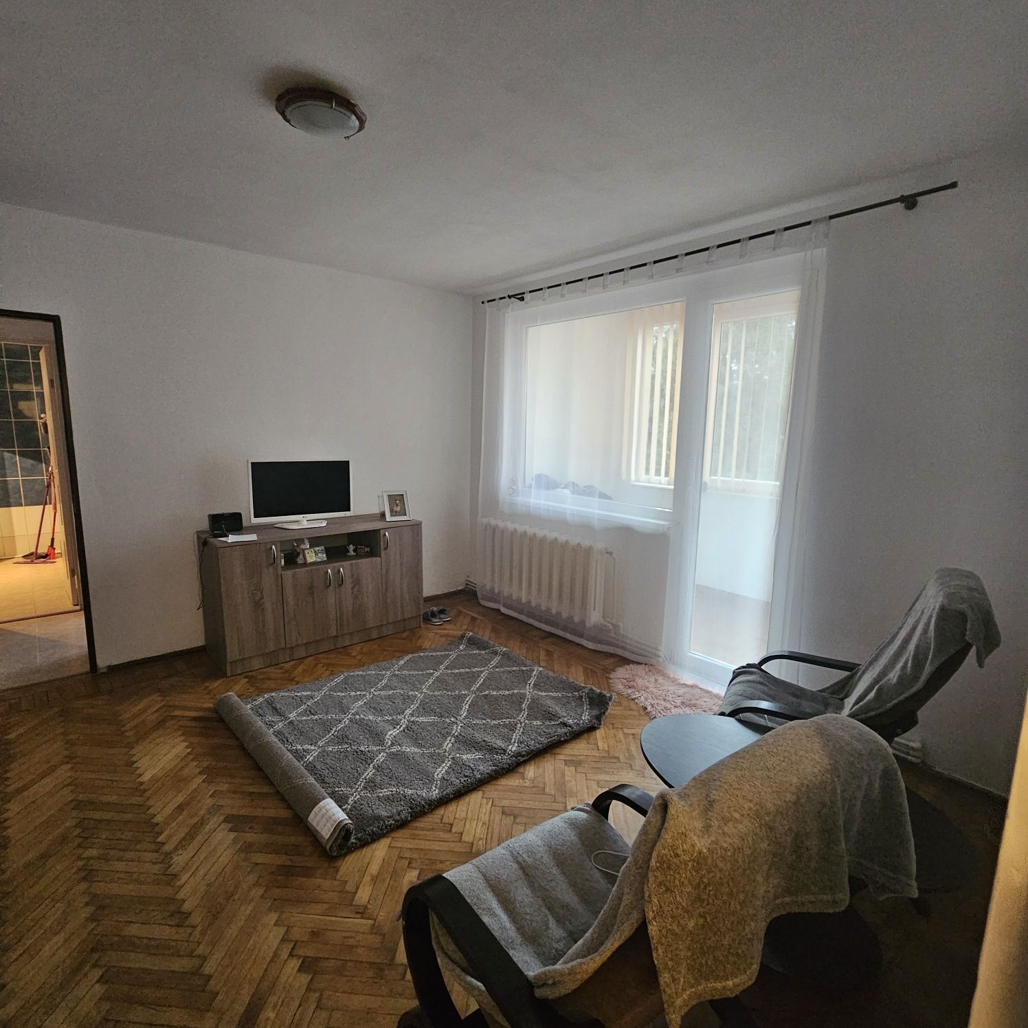 Vând apartament 2 camere în Oraș Hunedoara