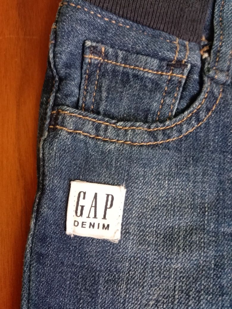 Джинсы от бренда Gap для мальчика