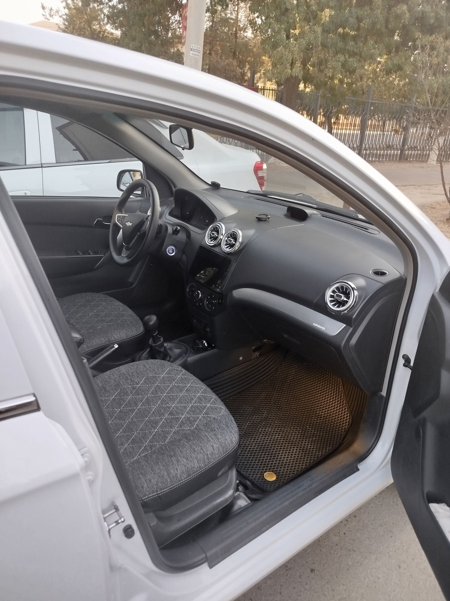 Nexia 3 2019 yil evro Metan gaz+1200$ navarot kraska toza