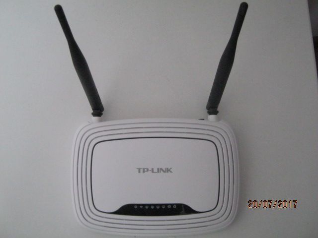 Router TP-LINK model TL-WR841N