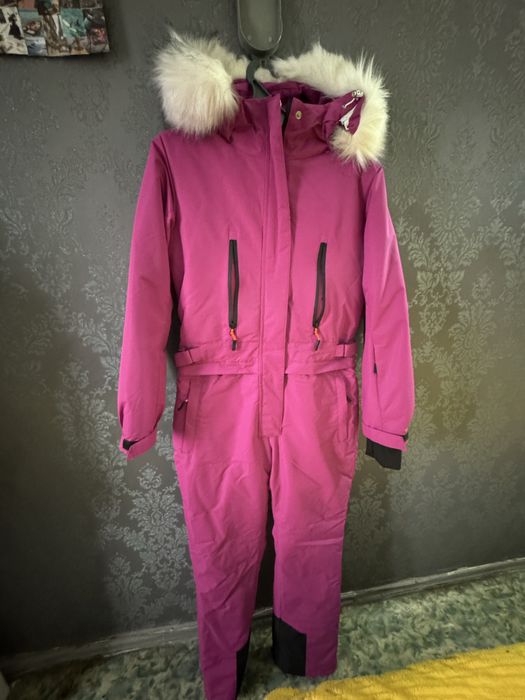 Горнолыжный комбинезон женский