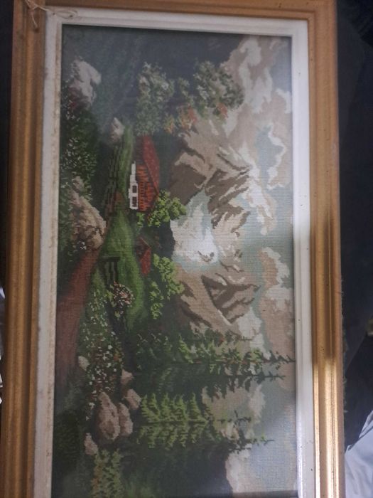 Vând goblenuri  cusute,înrămate