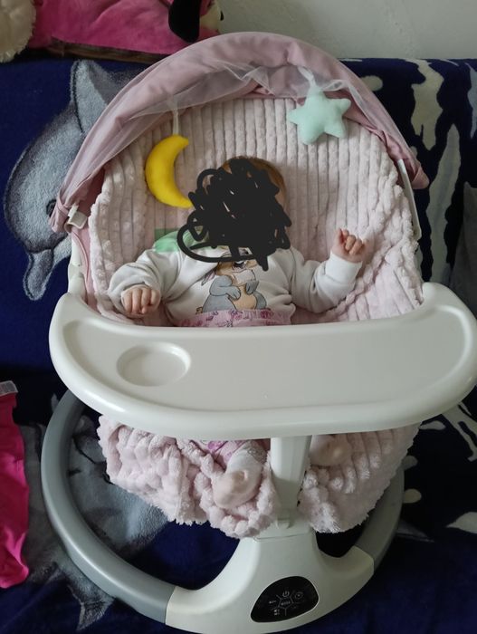 Balansoar electric cu 5 trepte de viteza. Cu telecomandă și muzică.