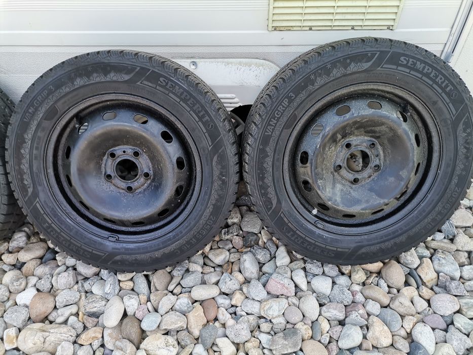 Jante tabla 5x114,3 Vivaro Trafic 2014 sus + anvelope iarna 205/65r16C